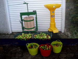 St Andrews Orchard Group Apple Press